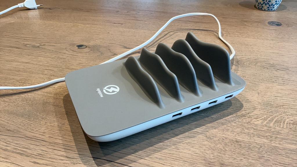 Ayepow laadstation 4x met kabel en 1x draadloos, Ophalen, Gebruikt, Apple iPhone