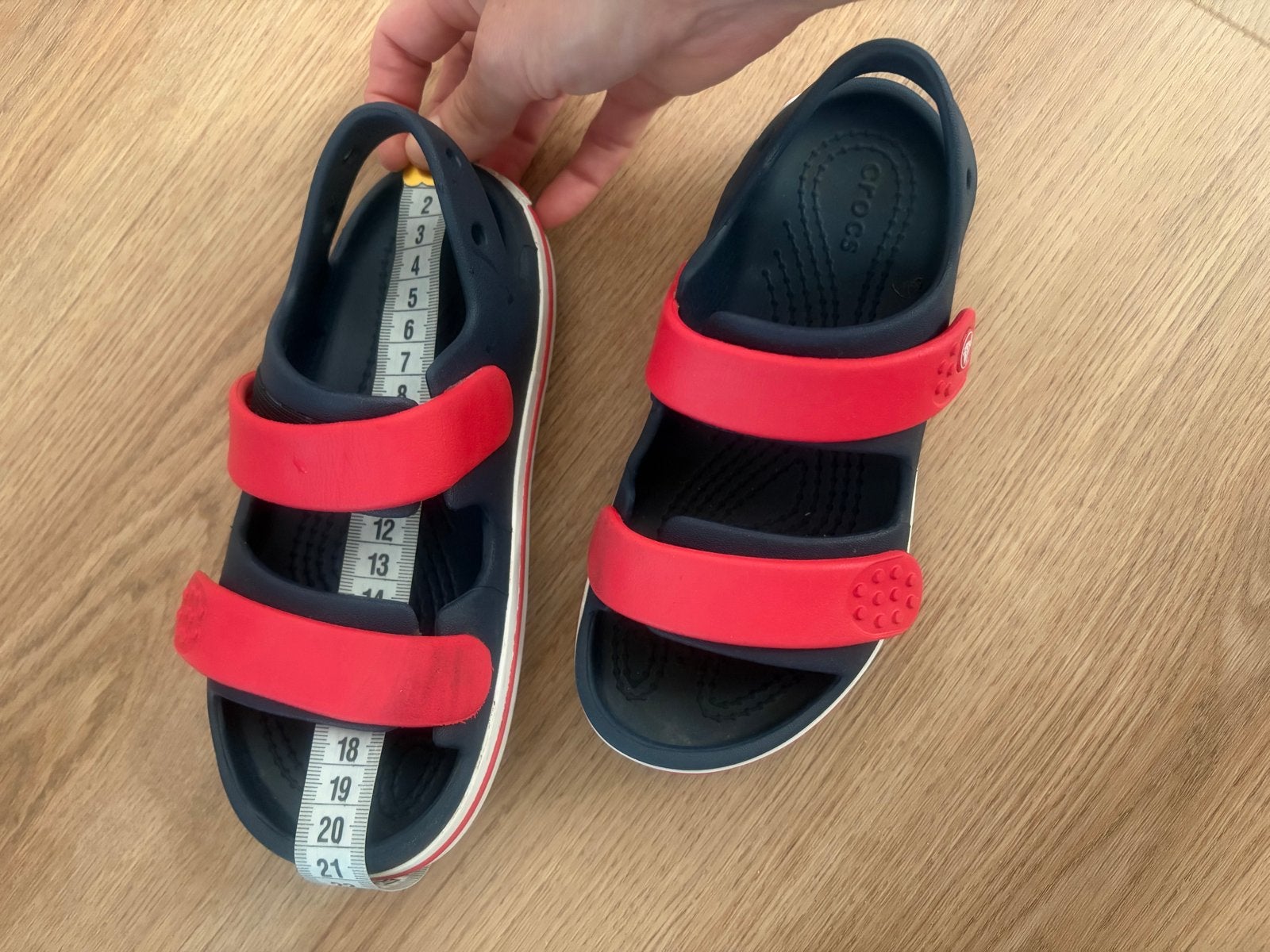 Crocs sandalen maat 32 - Zo goed als nieuw, Ophalen of Verzenden, Zo goed als nieuw, Jongen of Meisje, Overige typen