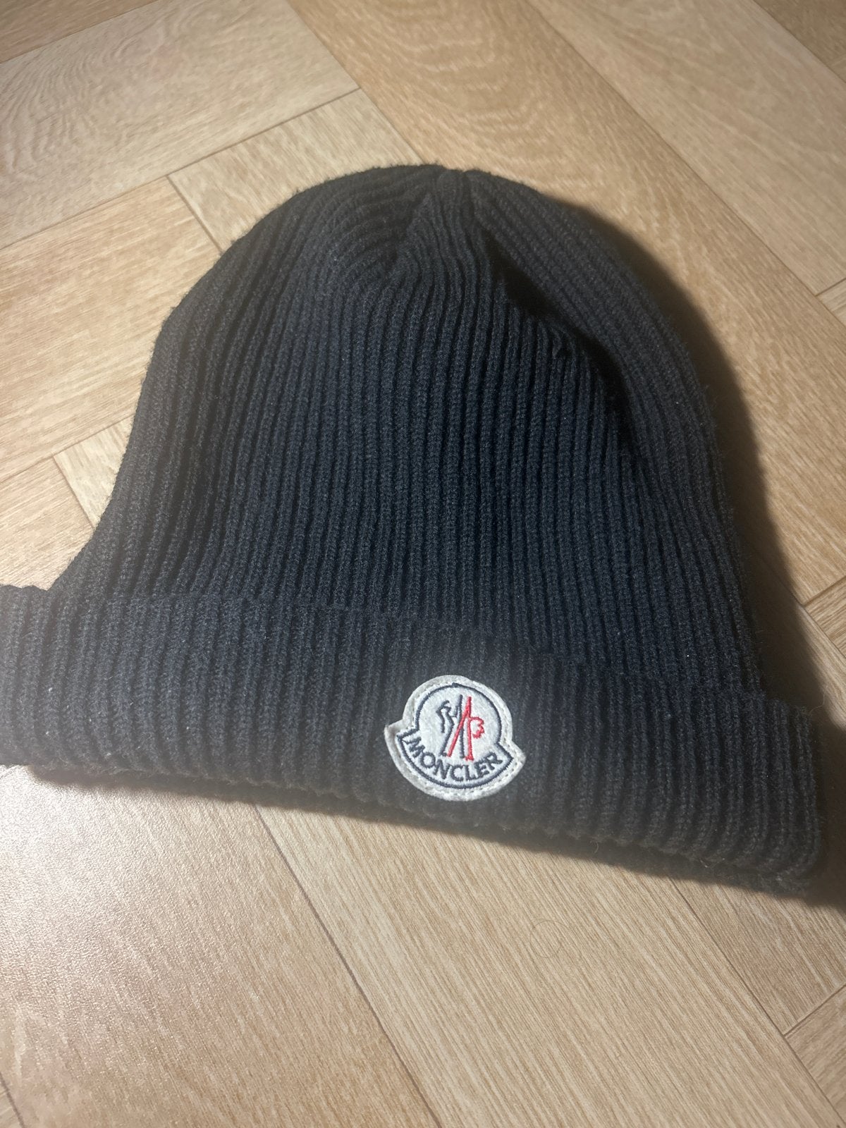 Moncler Muts - Zwart - 1 op 1 replica, Kleding | Dames, Mutsen, Sjaals en Handschoenen, Ophalen of Verzenden, Zo goed als nieuw