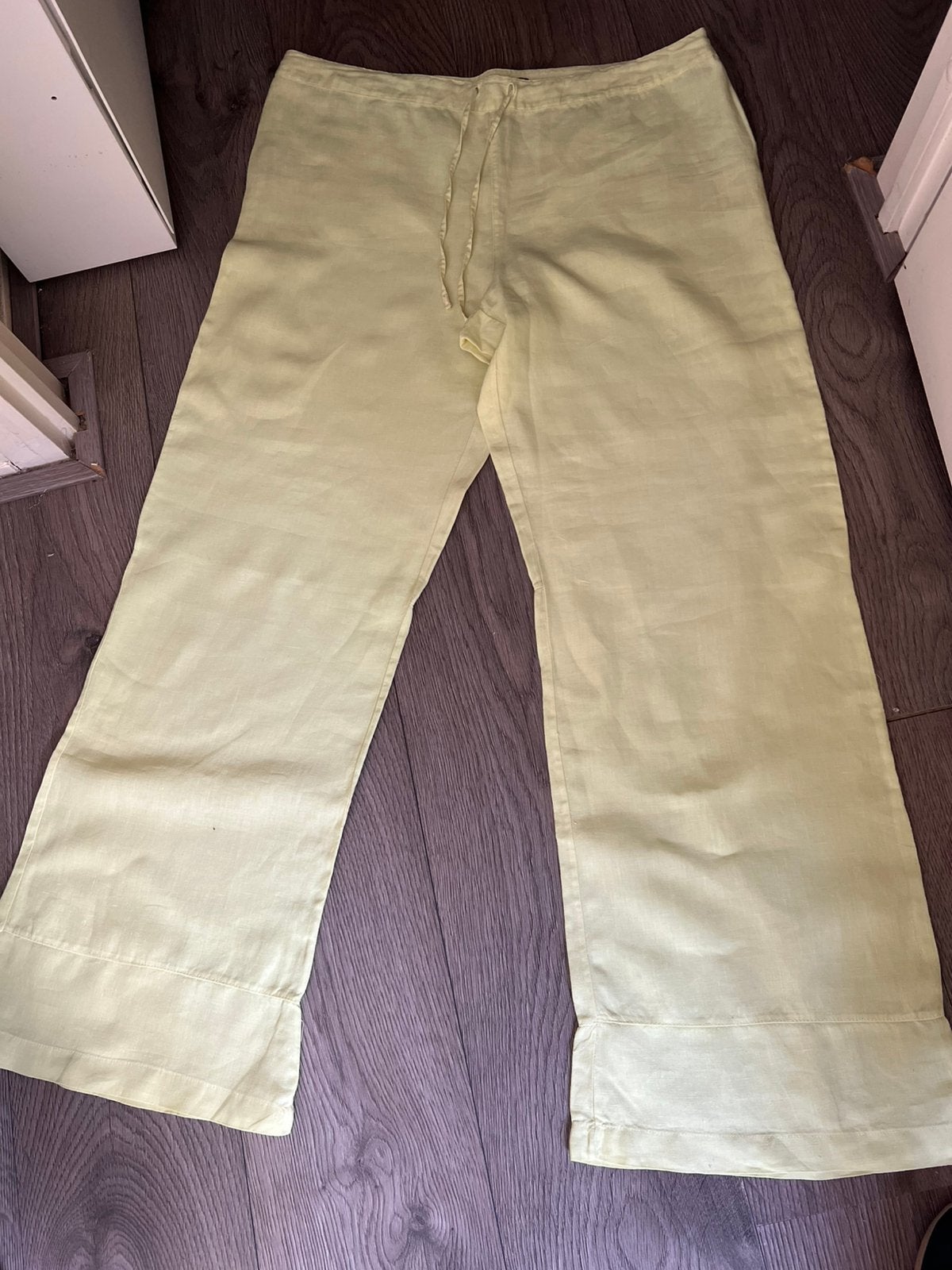 Mooie linnen broek Large zacht geel, Geel, Maat 42/44 (L), Ophalen of Verzenden, Zo goed als nieuw