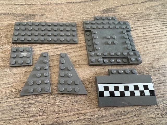 lego div. grondplaatjes donker grijs (zie foto), Kinderen en Baby's, Speelgoed | Duplo en Lego, Ophalen of Verzenden, Zo goed als nieuw