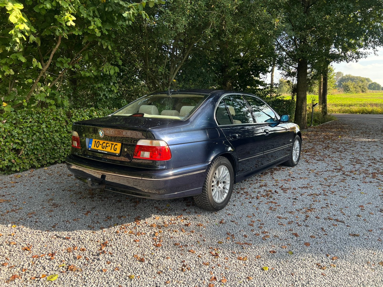BMW 535i - E39 3.5 V8 - Massagestoelen - Goed onderhouden, Auto's, Automaat, Achterwielaandrijving, 2000 kg, Blauw