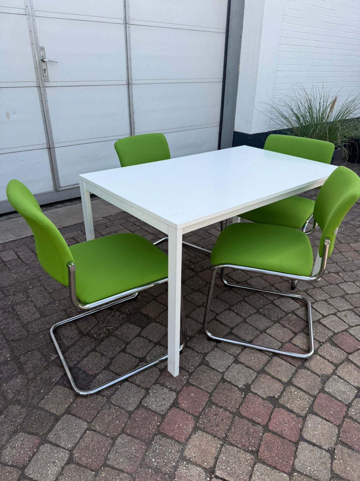 4 nieuwe stoelen met een gebruikte tafel, Ophalen, Nieuw, Overige