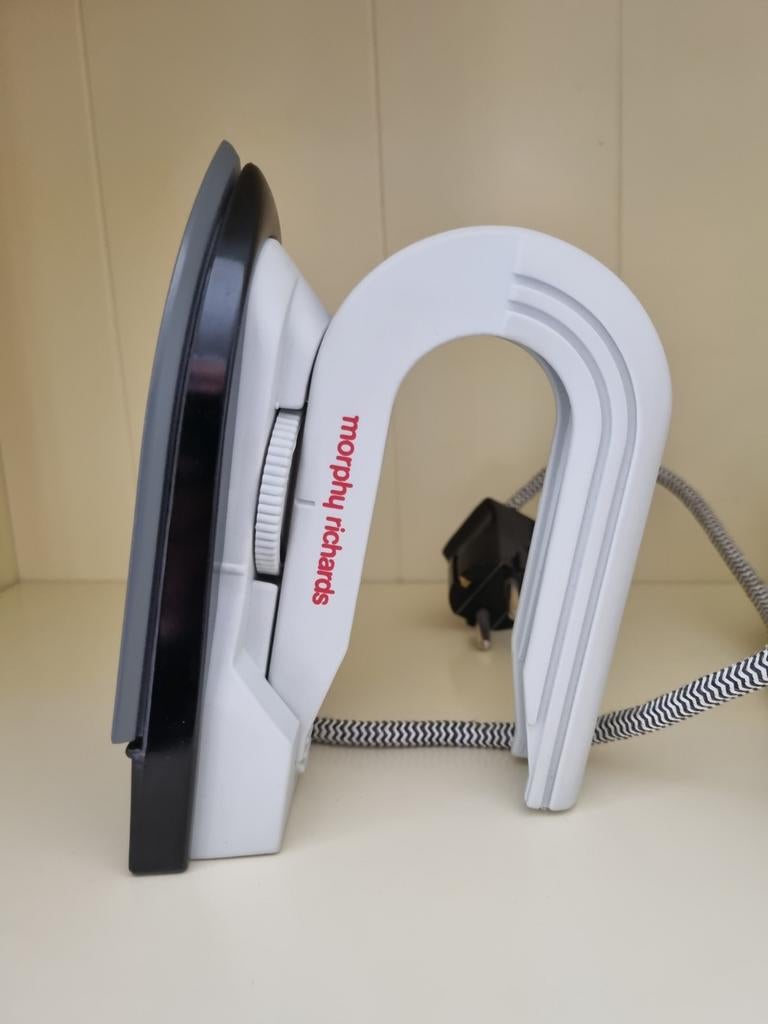 Morphy Richards Reisstrijkijzer - Zo goed als nieuw, Ophalen of Verzenden, Zo goed als nieuw, Strijkijzer met snoer