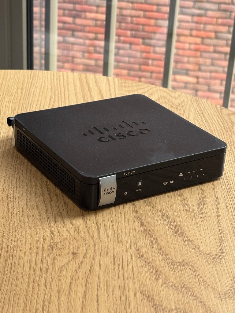 Cisco RV110W Wireless-N VPN Firewall, Computers en Software, Routers en Modems, Ophalen of Verzenden, Zo goed als nieuw, Router met modem