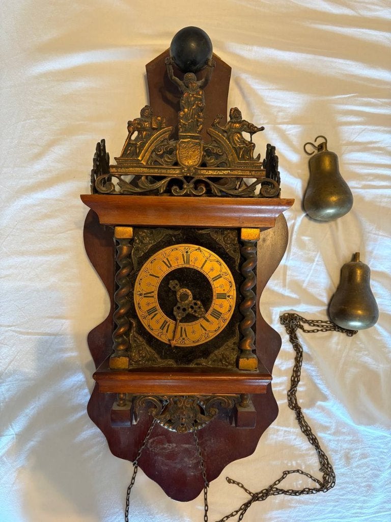 Antieke wandklok / Friese stoelklok uit erfenis, Ophalen of Verzenden