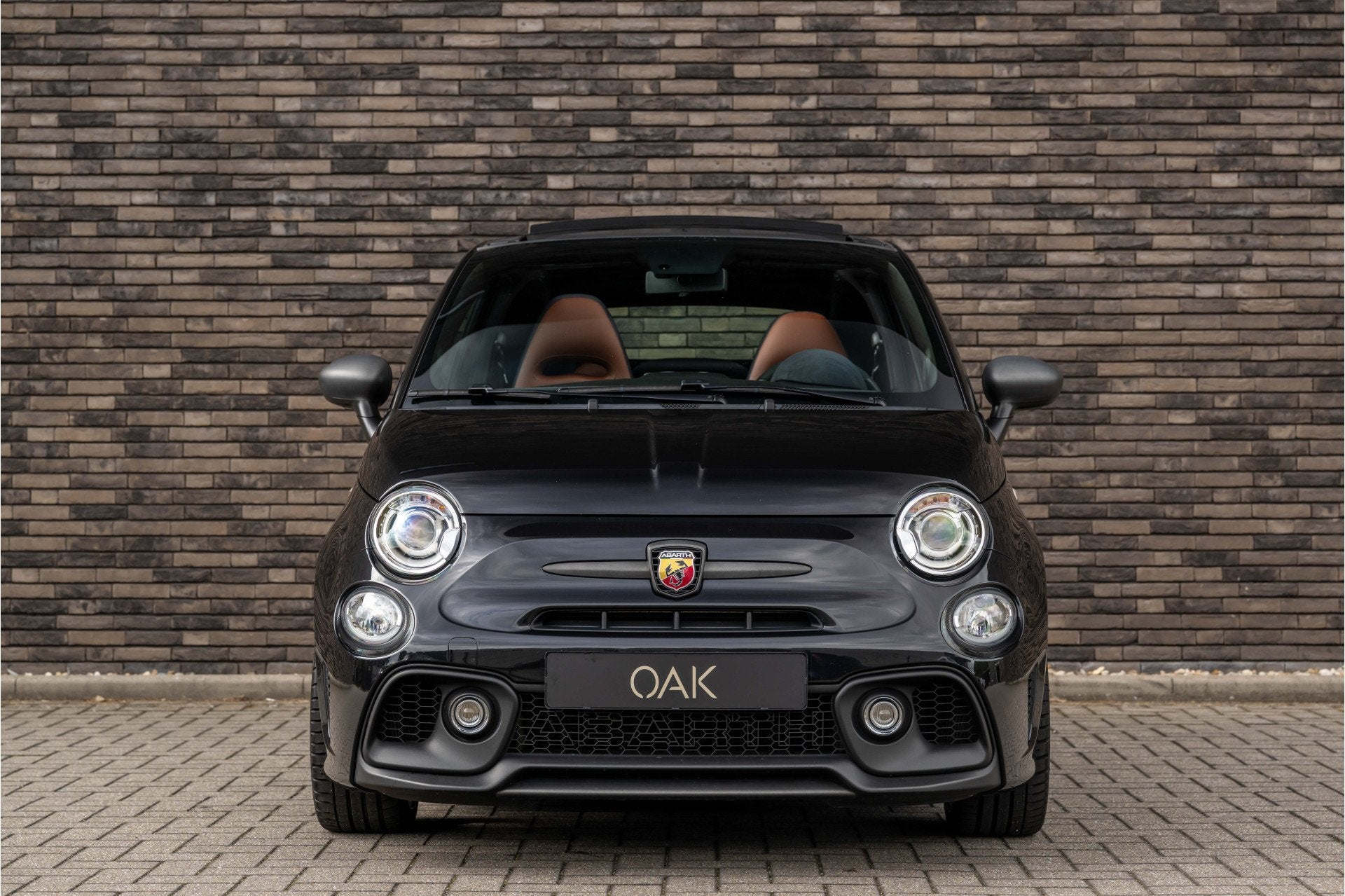 Fiat 500C 1.4 T-Jet Abarth 595 Competizione | Sabelt | Beats, 12 maanden, 15 km/l, Euro 6, 4 cilinders
