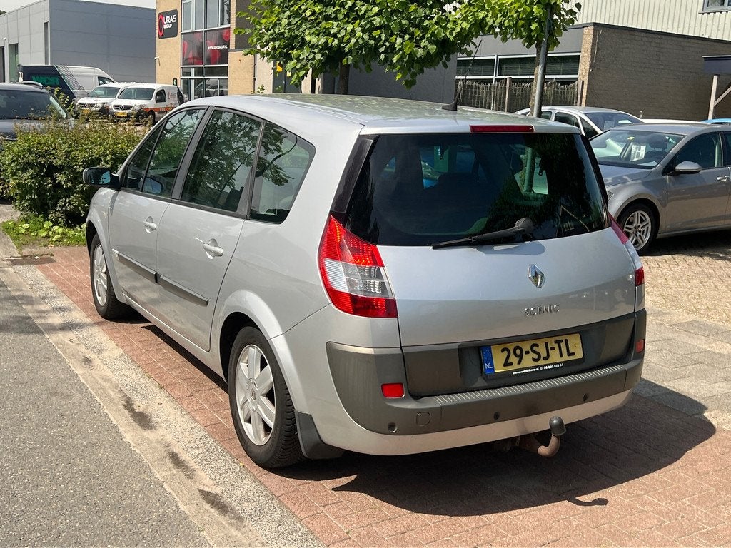 Renault Grand Scénic 2.0 * 7Persoons|Trekhaak, Voorwielaandrijving, 1998 cc, 135 pk, Gebruikt