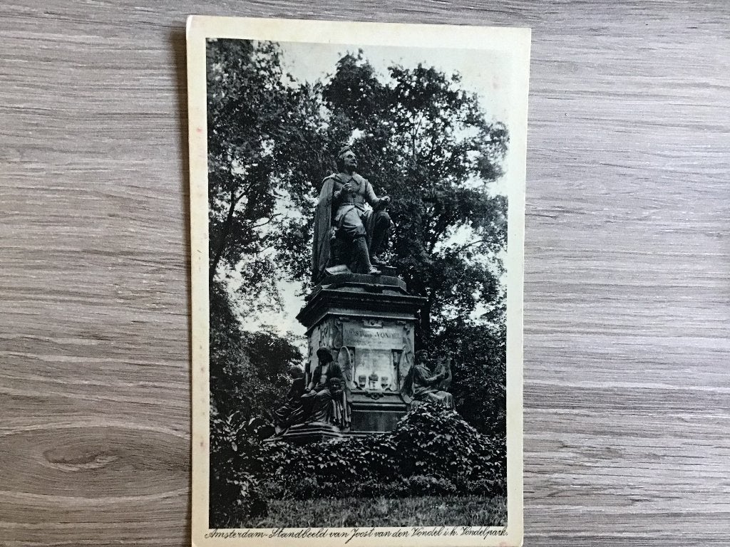 Oude ansicht Joost van den Vondel beeld Vondelpark ca 1930, Ophalen of Verzenden, 1920 tot 1940, Ongelopen, Noord-Holland