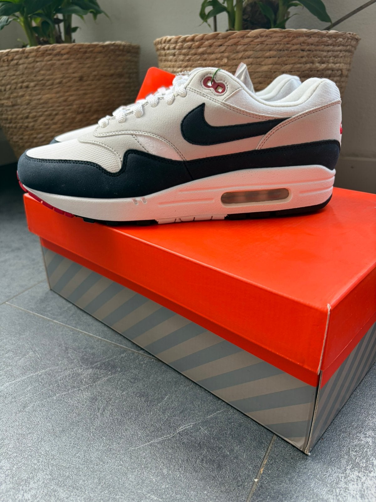 Nike Air Max 1 Anniversary Obsidian! Nieuw! Maat 43! OG, Overige kleuren, Nieuw, Ophalen of Verzenden, Sneakers of Gympen