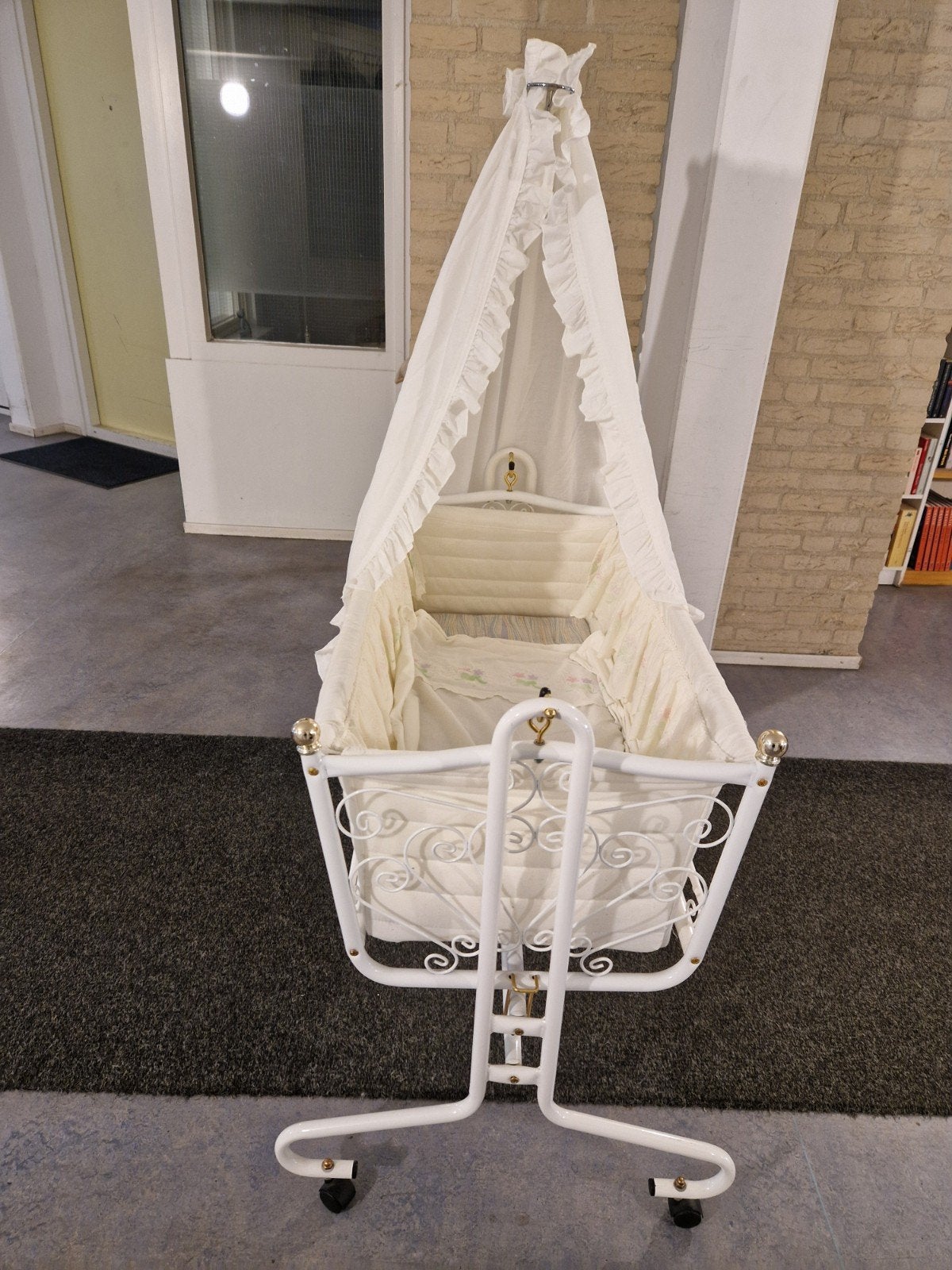 Mooie Babywieg compleet 10 euro, Ophalen, Zo goed als nieuw, Wieg