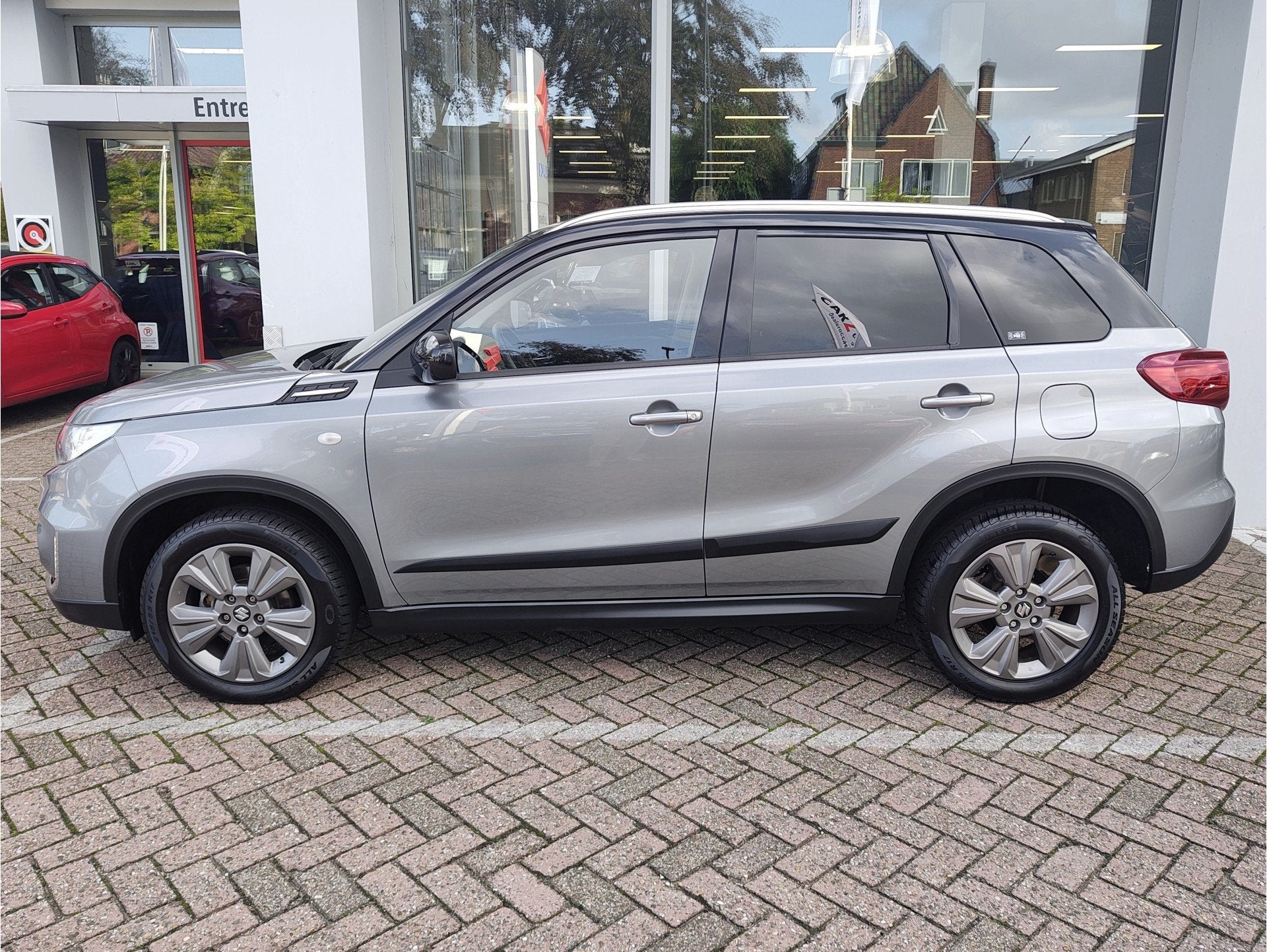 Suzuki Vitara 1.0 BOOSTERJET SELECT Navi | Camera | Trekhaak, Voorwielaandrijving, Stof, Gebruikt, 400 kg