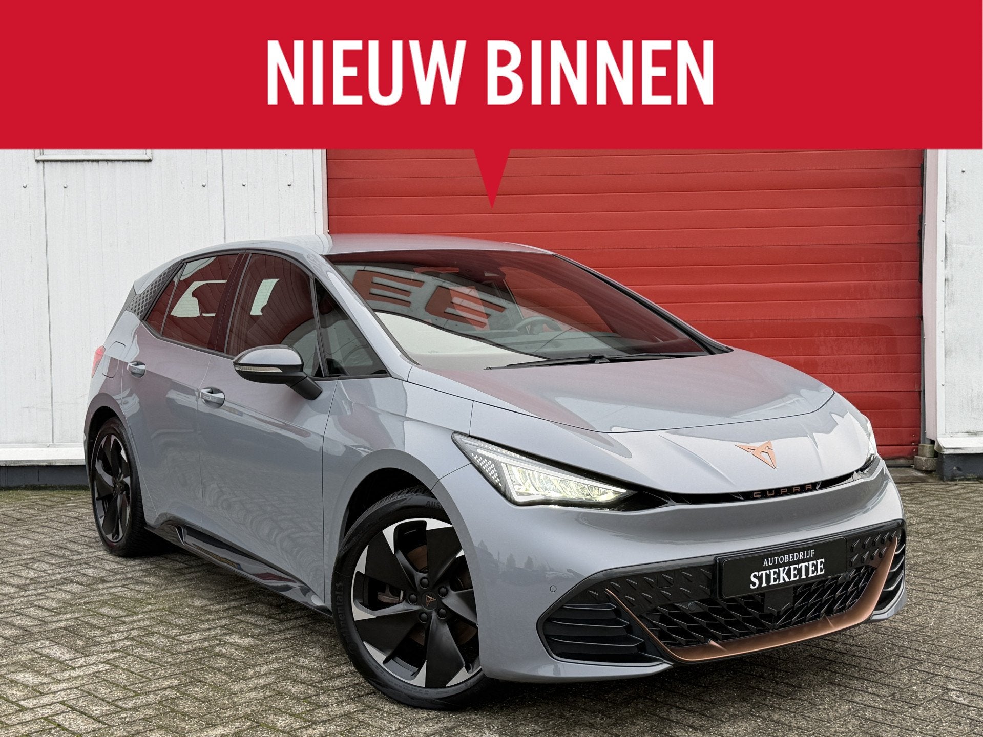 CUPRA Born Business One 62 kWh | Carplay | PDC | Rijklaar in, Auto's, 12 maanden, Gebruikt, Zwart, 204 pk