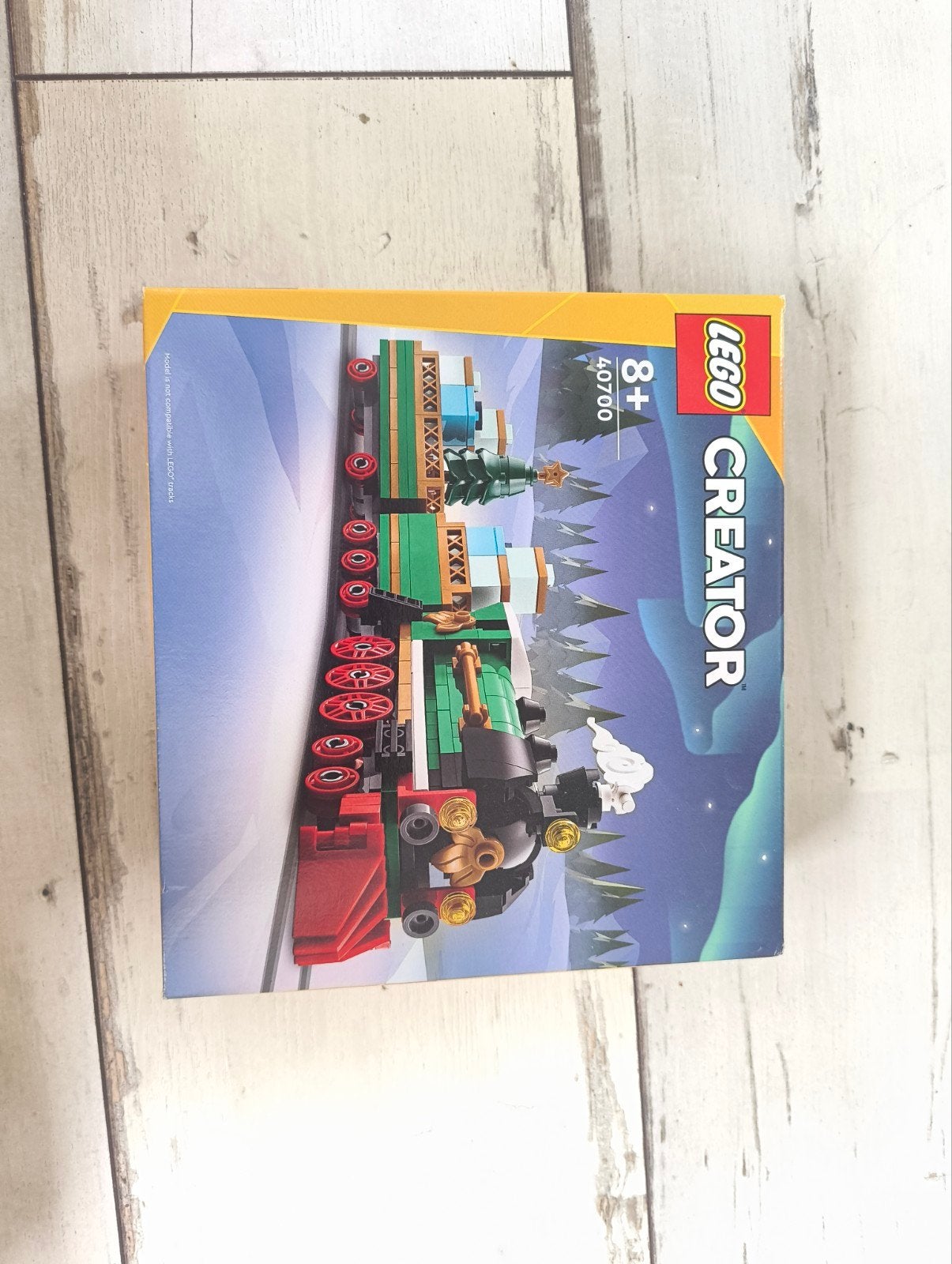 Lego Holiday train, Kinderen en Baby's, Speelgoed | Duplo en Lego, Lego, Nieuw, Ophalen of Verzenden, Complete set