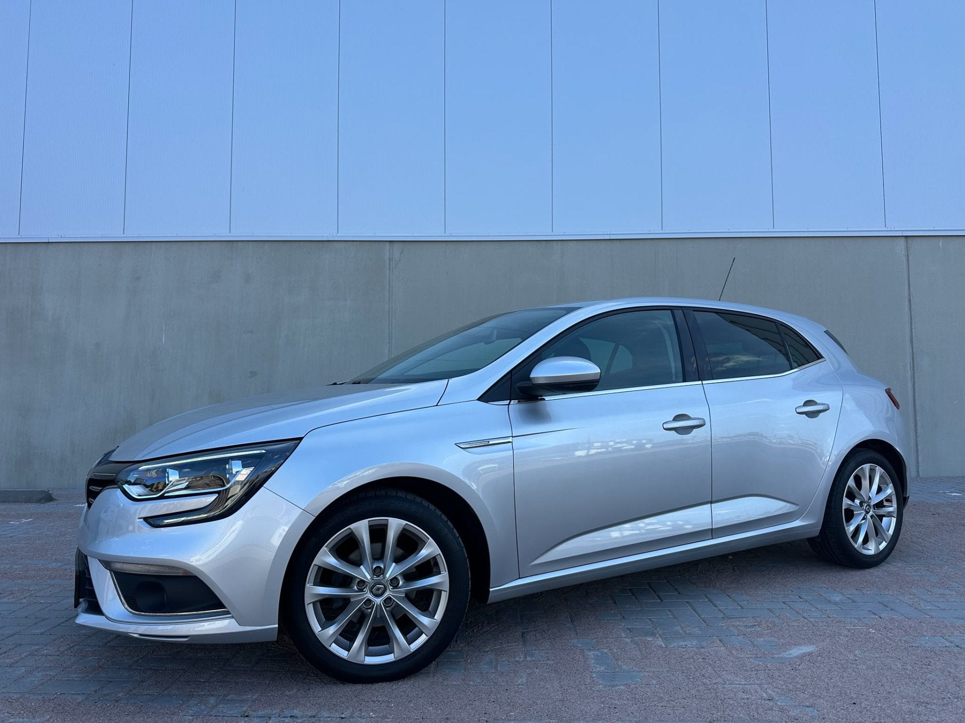 Renault Mégane 1.2 TCe Climate C, Cruise C, Navigatie, Spor, Voorwielaandrijving, Gebruikt, Zwart, 4 cilinders