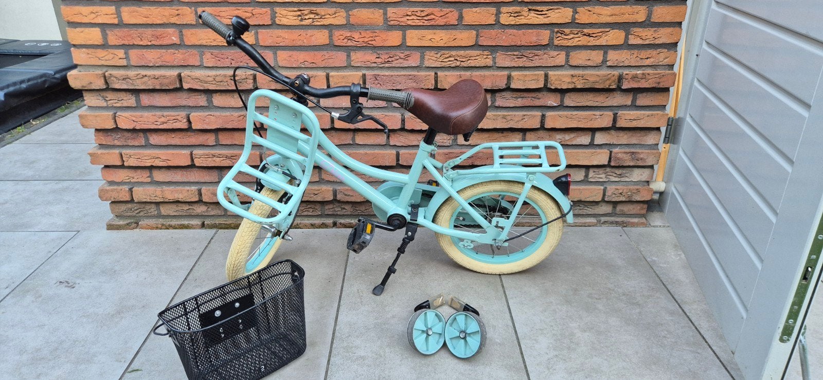 Meisjesfiets 14 inch groen met mandje en zijwieltjes, Fietsen en Brommers, Ophalen, Terugtraprem, Zijwieltjes, Gebruikt