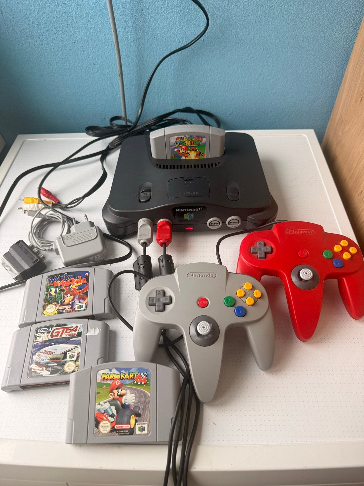 Nintendo 64 console met 2 controllers en 4 spellen, Spelcomputers en Games, Ophalen of Verzenden, Gebruikt, Met 2 controllers