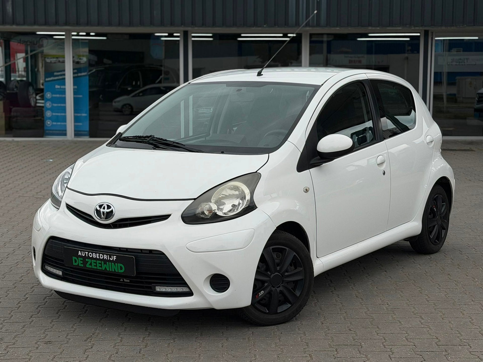 Toyota Aygo 1.0 VVT-i Comfort|Apple Carplay|Airco, Auto's, Voorwielaandrijving, Euro 5, Gebruikt, 4 stoelen