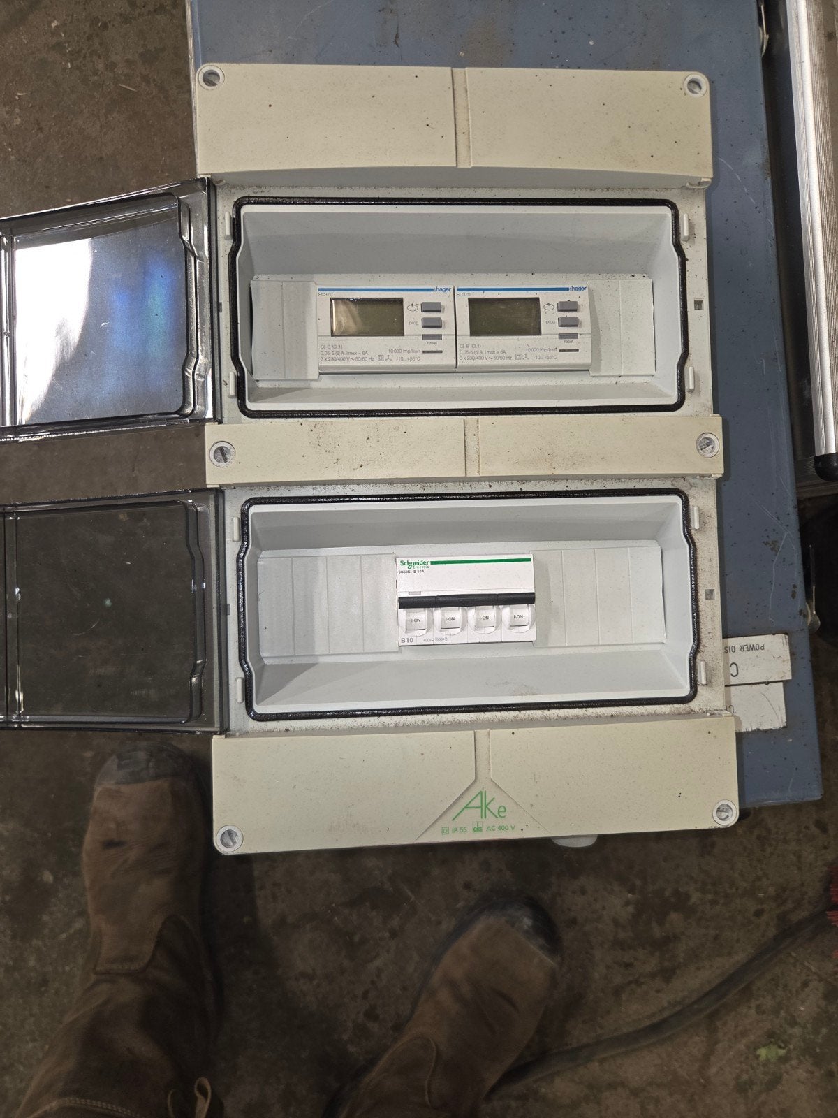 Ake Groepenkast IP55 AC 400V met installatieautomaten, Ophalen of Verzenden, Gebruikt, Overige merken, Groepenkast