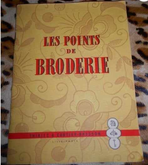 Boek - Les Points De Broderie - Lille-Paris, Ophalen of Verzenden, Gebruikt, Handborduren, Onderdeel of Toebehoren