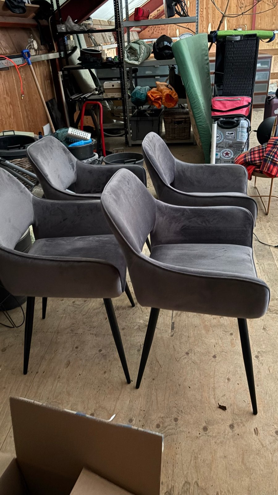 4x Grijze eetkamerstoelen van Karwei, Ophalen, Zo goed als nieuw, Vier, Stof