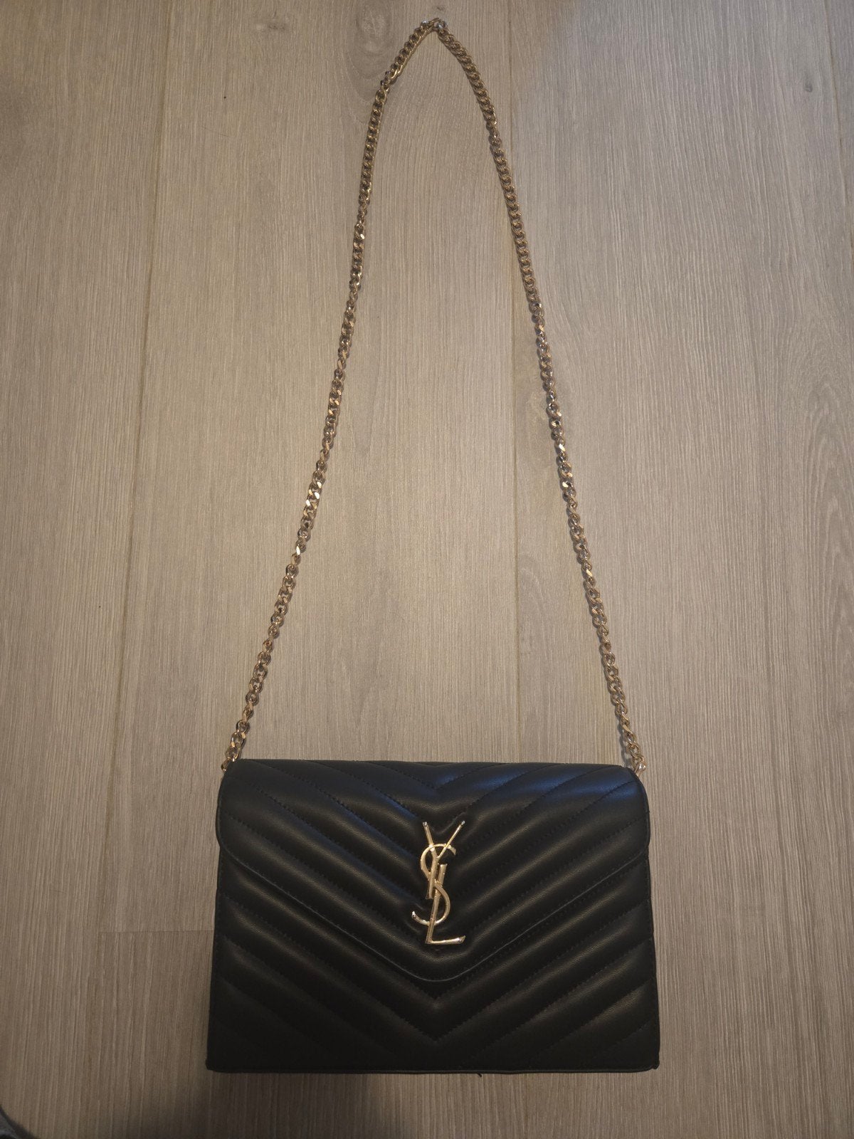 Saint Laurent YSL Schoudertasje Zwart Leer Goud, Ophalen of Verzenden, Zo goed als nieuw, Zwart, Schoudertasje