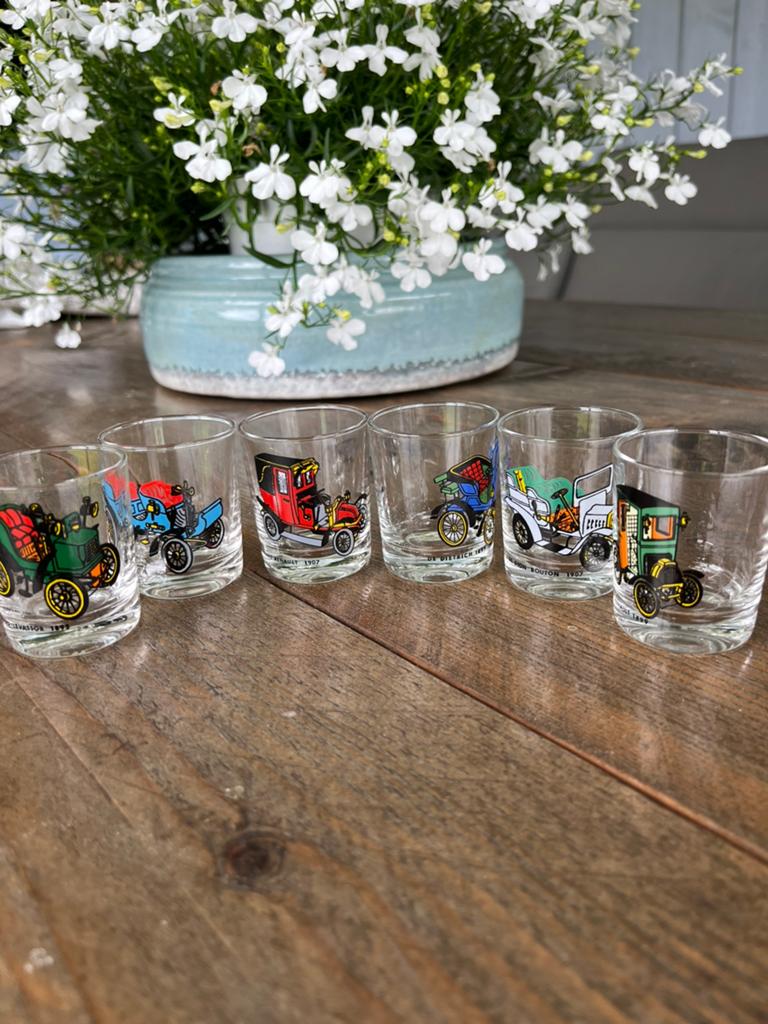 Reims 6 vintage borrelglaasjes met klassieke auto's, Ophalen of Verzenden, Zo goed als nieuw, Borrel- of Shotglas