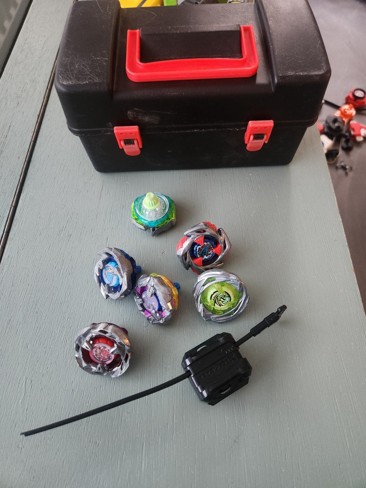 Beyblade set met 6 Beyblades en lanceerder in koffer, Ophalen of Verzenden, Gebruikt, Jongen of Meisje