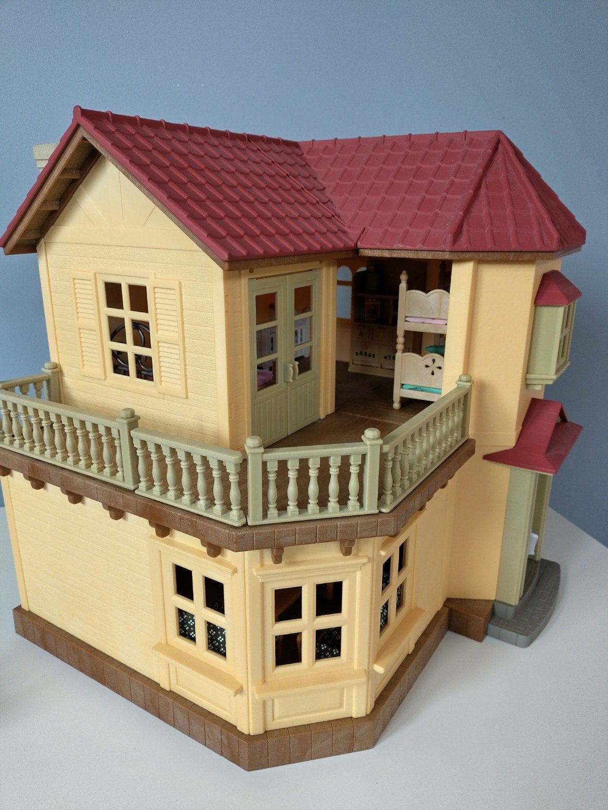 Sylvanian Families Huis met Meubels en Konijnenfamilie, Kinderen en Baby's, Ophalen, Zo goed als nieuw, Jongen of Meisje