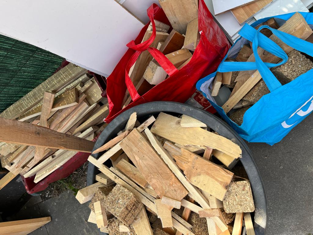 Hout voor bijvoorbeeld vuurkorf gratis, Tuin en Terras, Haardhout, Minder dan 3 m³, Ophalen