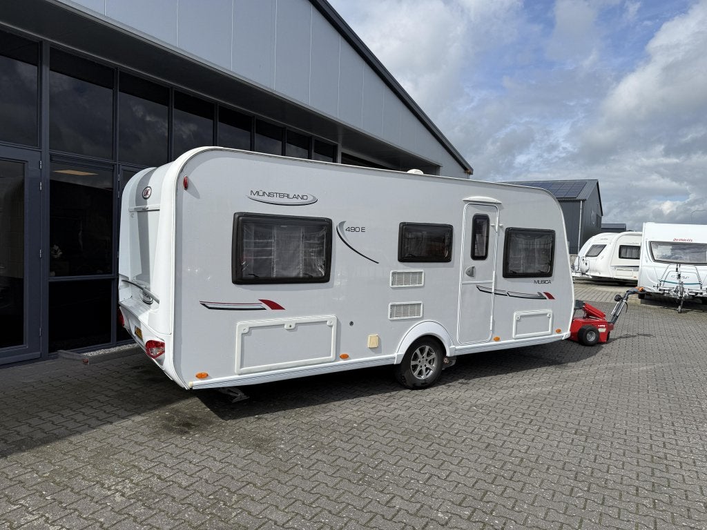 LMC Musica 490 E 2 Aparte bedden 90X210cm + Rondzit Mover..., Caravans en Kamperen, Lengtebed, Bedrijf, Treinzit, 4 tot 5 meter
