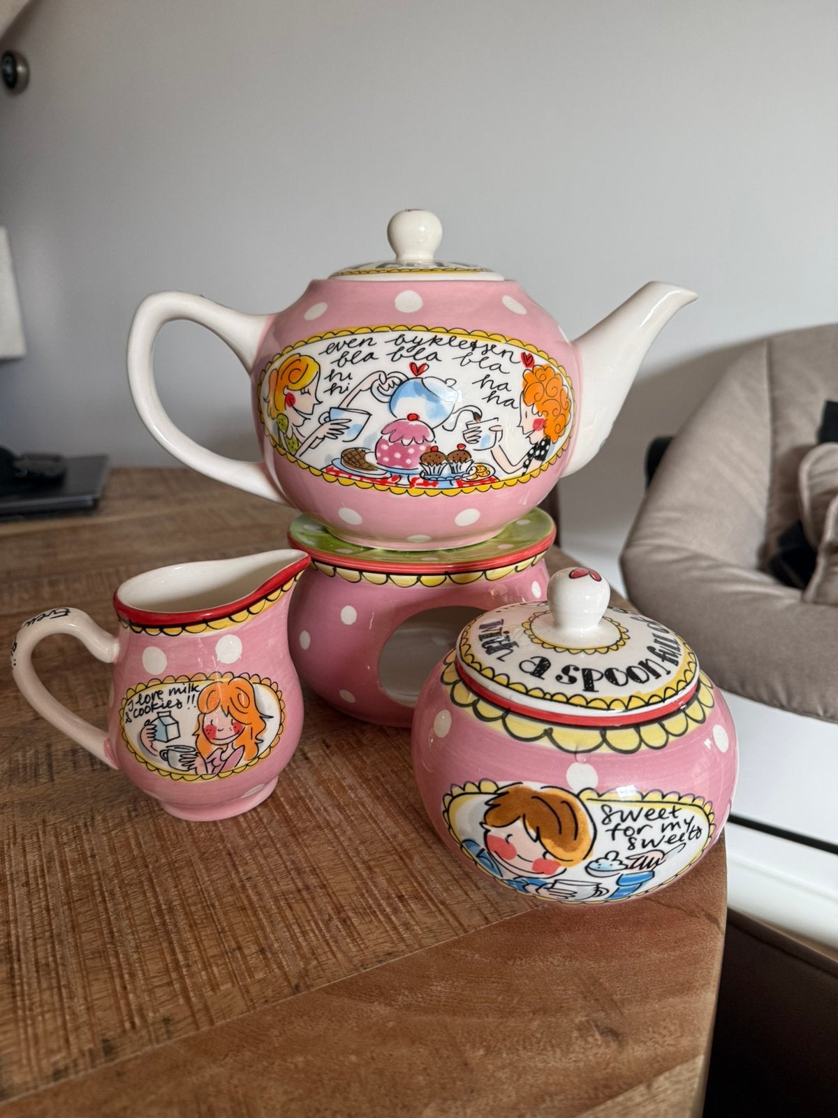 Blond Amsterdam even bijkletsen Thee set, Huis en Inrichting, Ophalen, Nieuw, Aardewerk