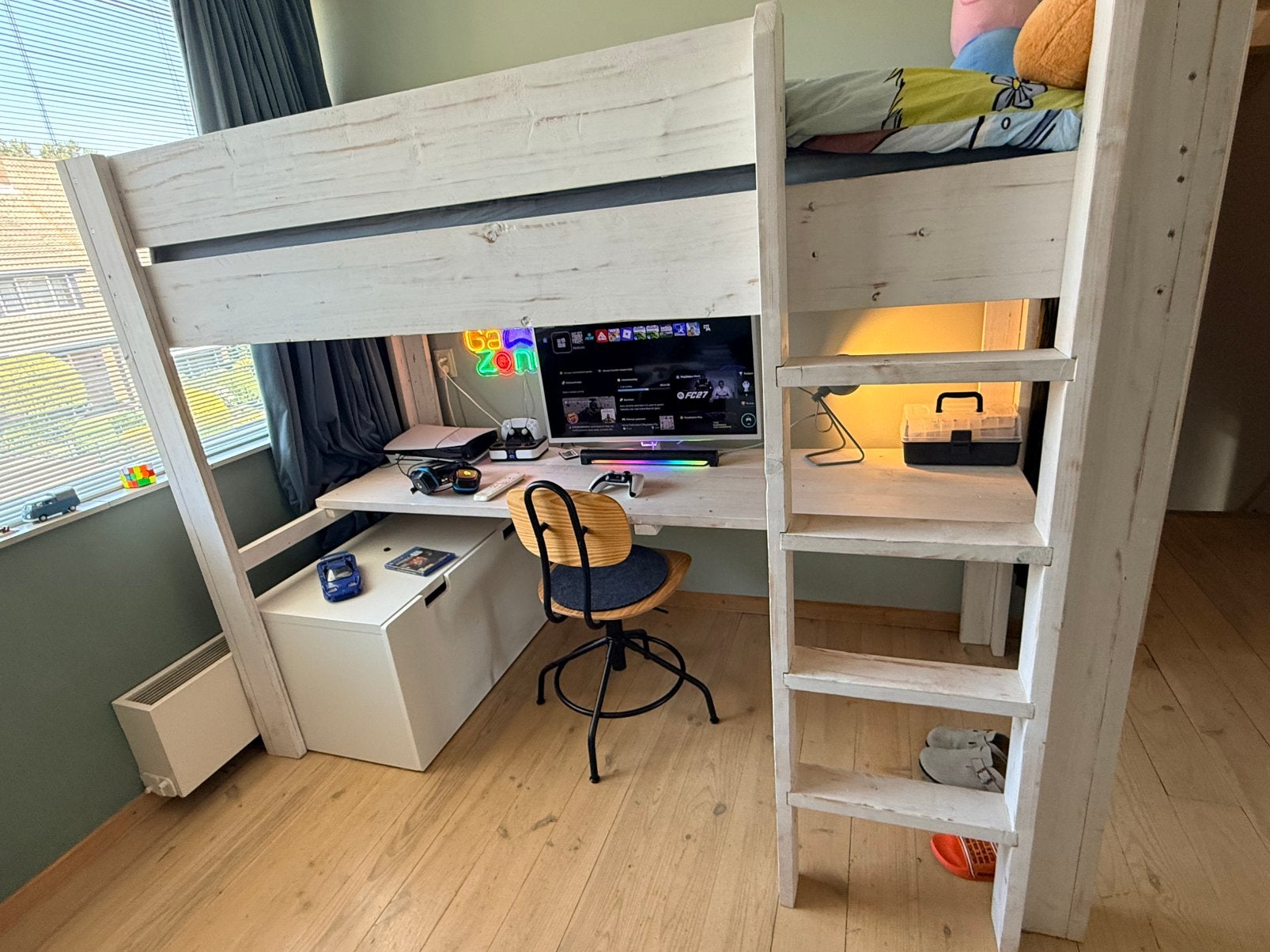 Stoere hoogslaper van steigerhout met bureau, Ophalen, Zo goed als nieuw, Hoogslaper