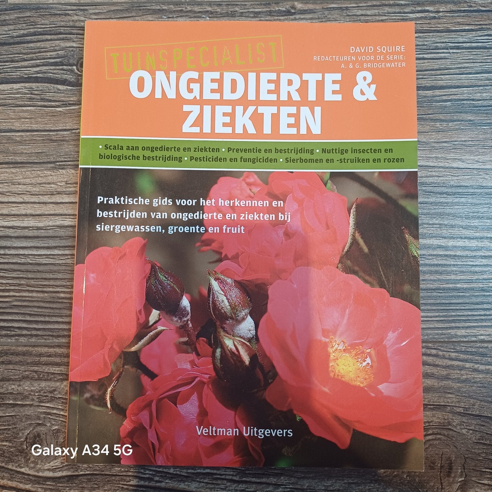 Tuinspecialist: Ongedierte & Ziekten - Praktische Gids, Ophalen of Verzenden, Gelezen, David Squire, Tuinieren en Tuinplanten