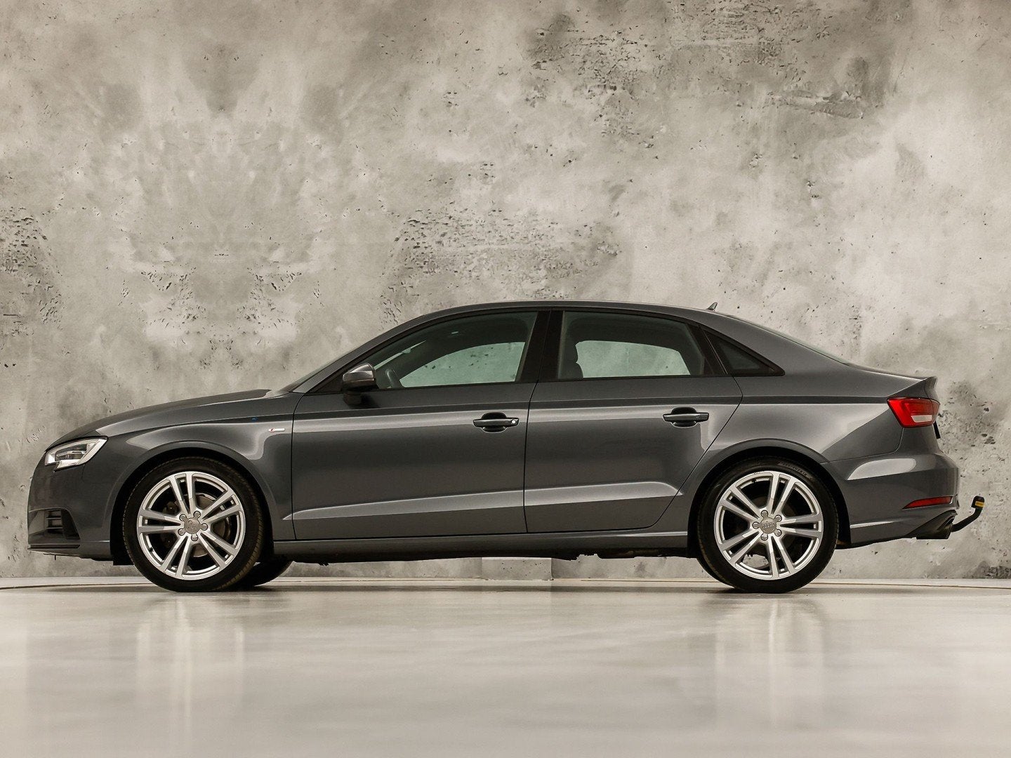 Audi A3 Limousine 1.4 TFSI S-Line Sport 150Pk (2X S-LINE, GR, Auto's, Audi, 12 maanden, Gebruikt, 4 cilinders, 1210 kg