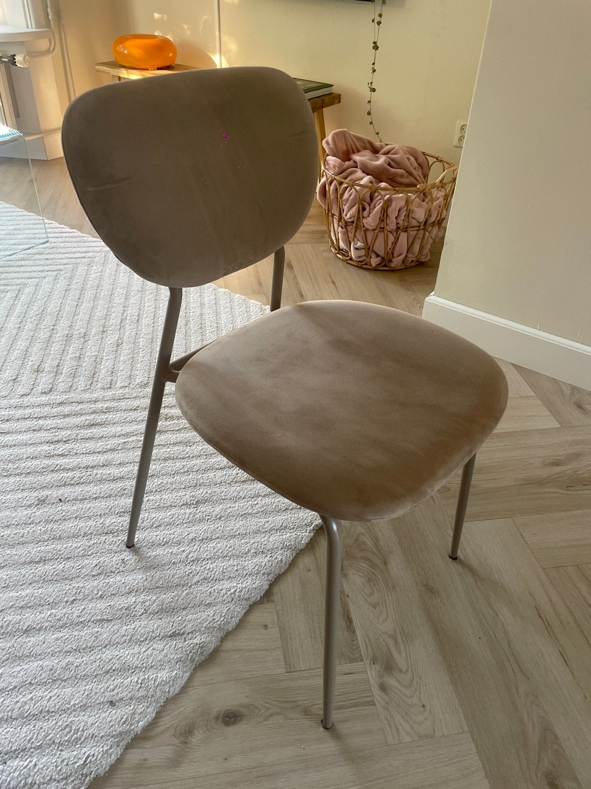 eetkamerstoel - Beige/roze stof en metaal, Ophalen, Gebruikt, Overige kleuren, Metaal