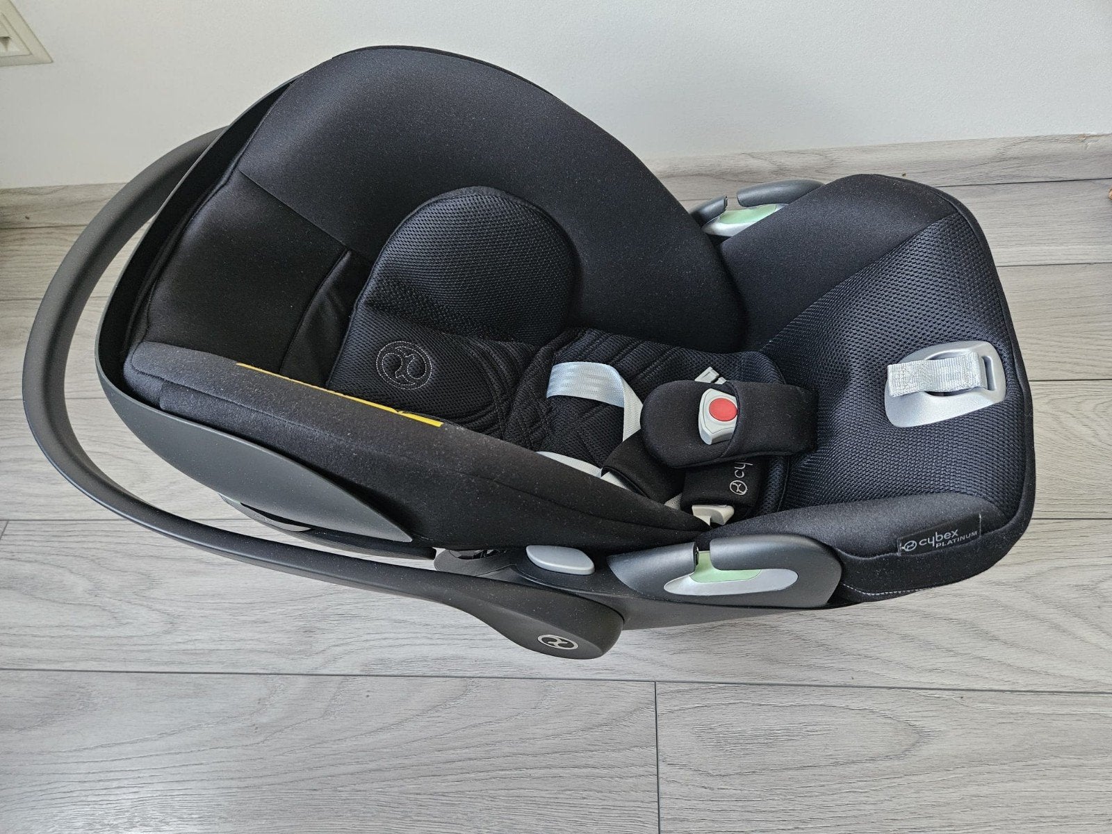 Cybex Cloud T Plus Autostoeltje – Sepia Black, Kinderen en Baby's, Autostoeltjes, Autogordel of Isofix, Zo goed als nieuw, 0 t/m 13 kg