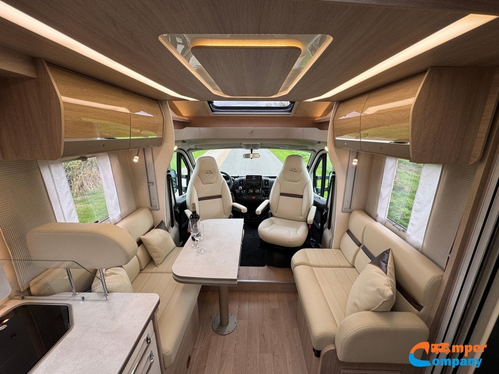 Rapido 696 F Premium Edition Queensbed/ Hefbed /Face to face, Fiat, 7 tot 8 meter, Bedrijf, Rapido