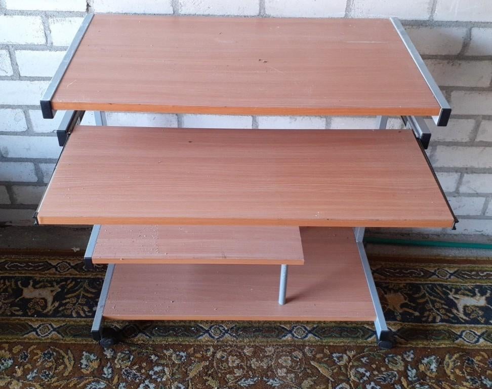 Computer tafel, Ophalen, Gebruikt, Overige materialen, 70 tot 120 cm