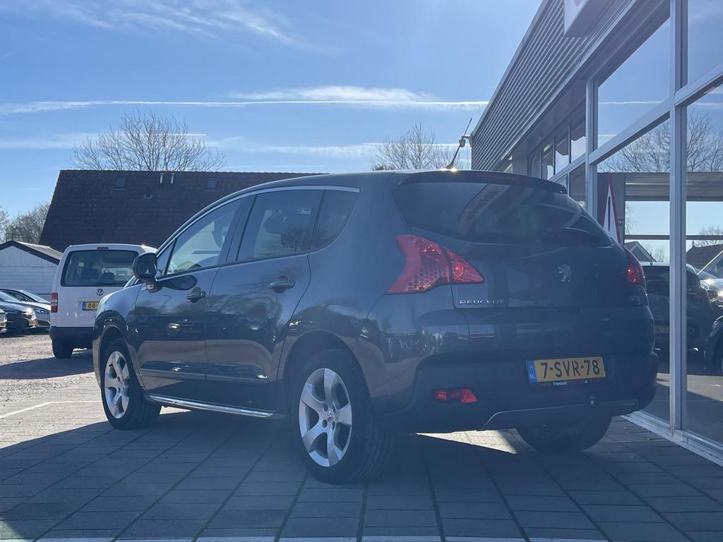 Peugeot 3008 1.6 Style /Cruise/Climate/Navi/Pano/Trekhaak/, Auto's, Peugeot, Voorwielaandrijving, Euro 5, Stof, Gebruikt