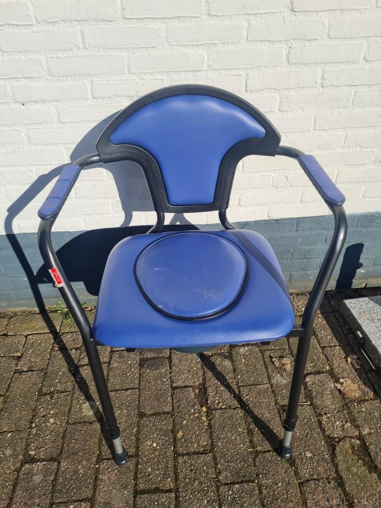 Postoel toiletstoel metaal met uitneembare pot, Ophalen, 9711pt, Gebruikt, Pot