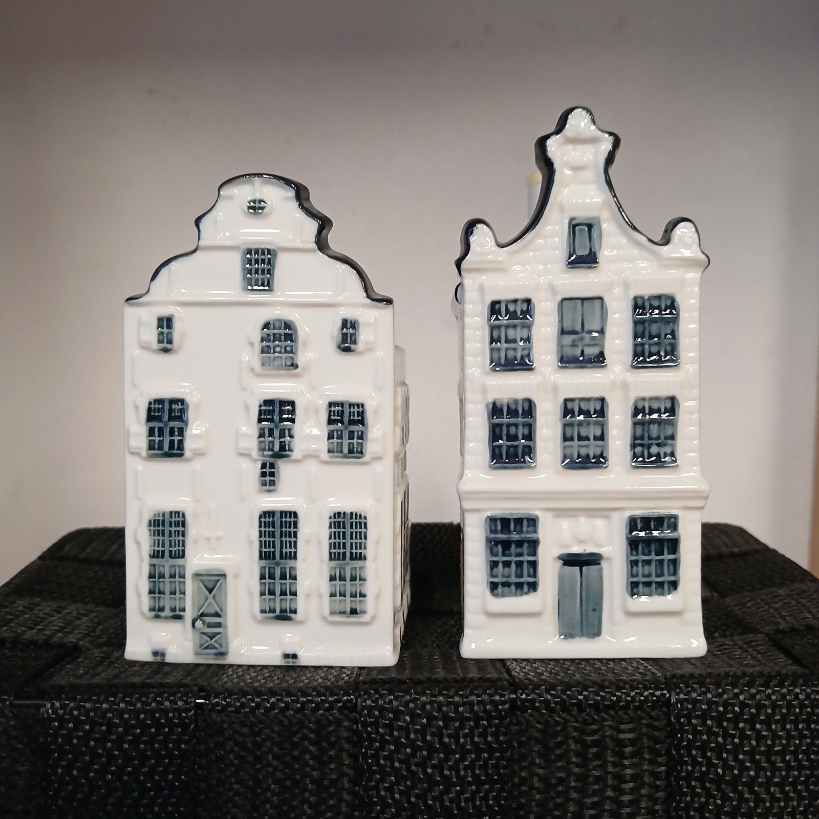 KLM huisjes 80 en 84 - Blue Delft's by Bols, Verzamelen, KLM Huisjes, Zo goed als nieuw, 61 t/m 80, Ophalen of Verzenden