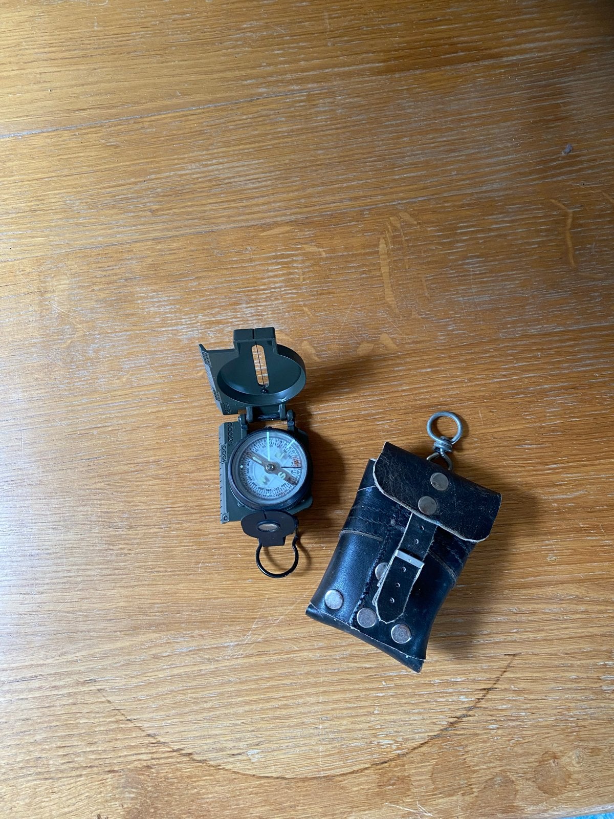 Militair kompas met lederen etui, Verzamelen, Ophalen, Overige soorten, Overige gebieden, Overige typen