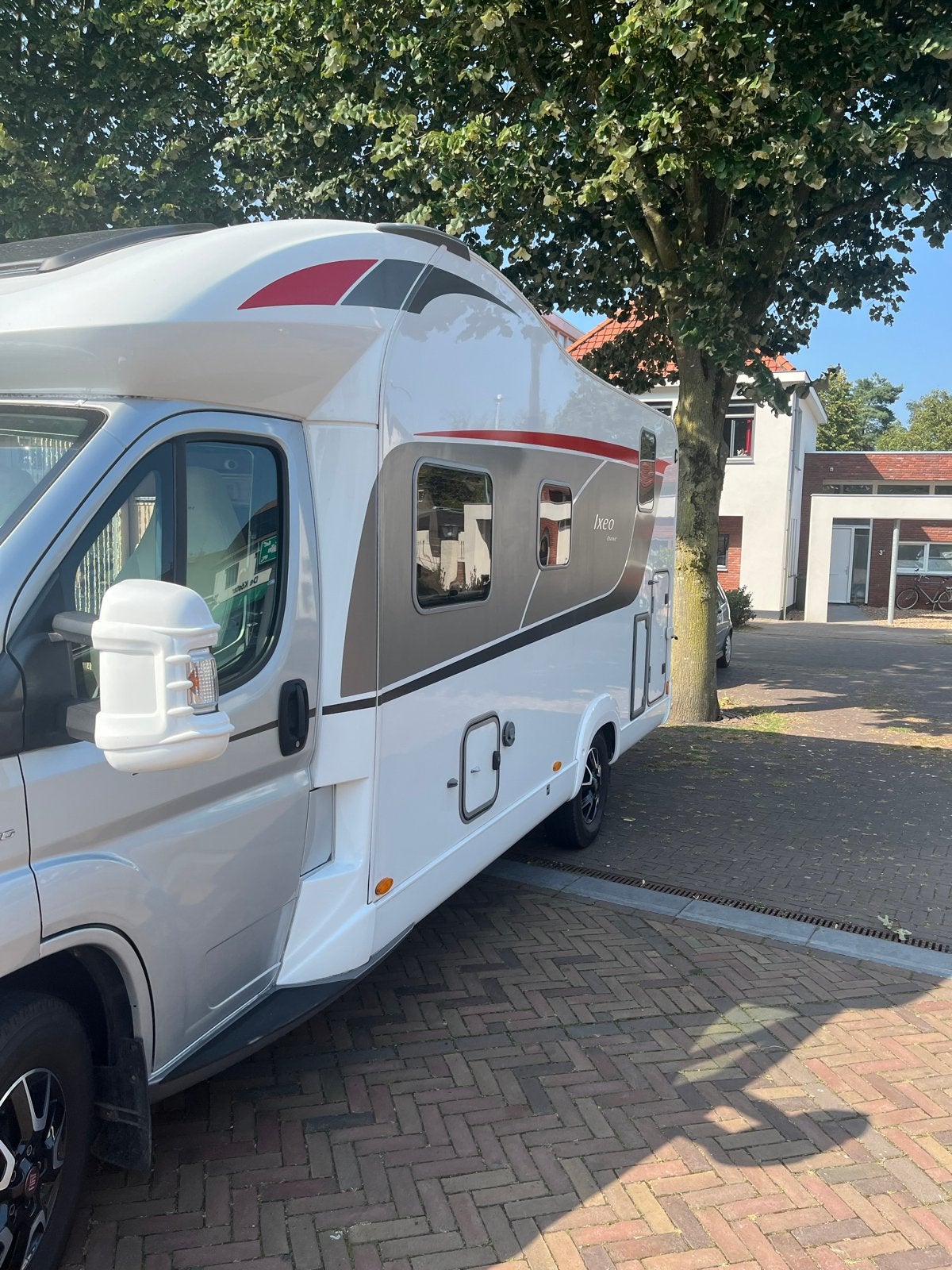 Burstner ixeo iT700 - half-integraal camper, Caravans en Kamperen, Campers, Gaslek-detector, Standaard zit, Ringverwarming, Fiat