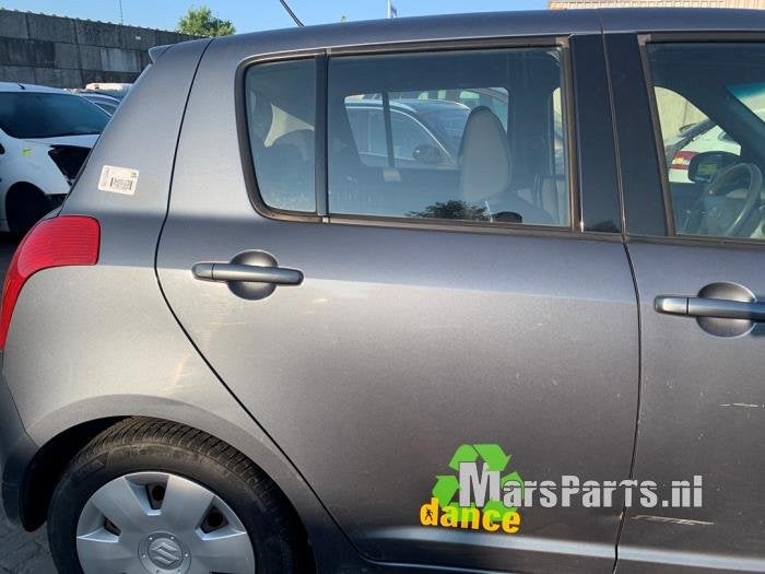 Portier 4Deurs rechts-achter van een Suzuki Swift, Auto-onderdelen, Gebruikt, -, Deur, -