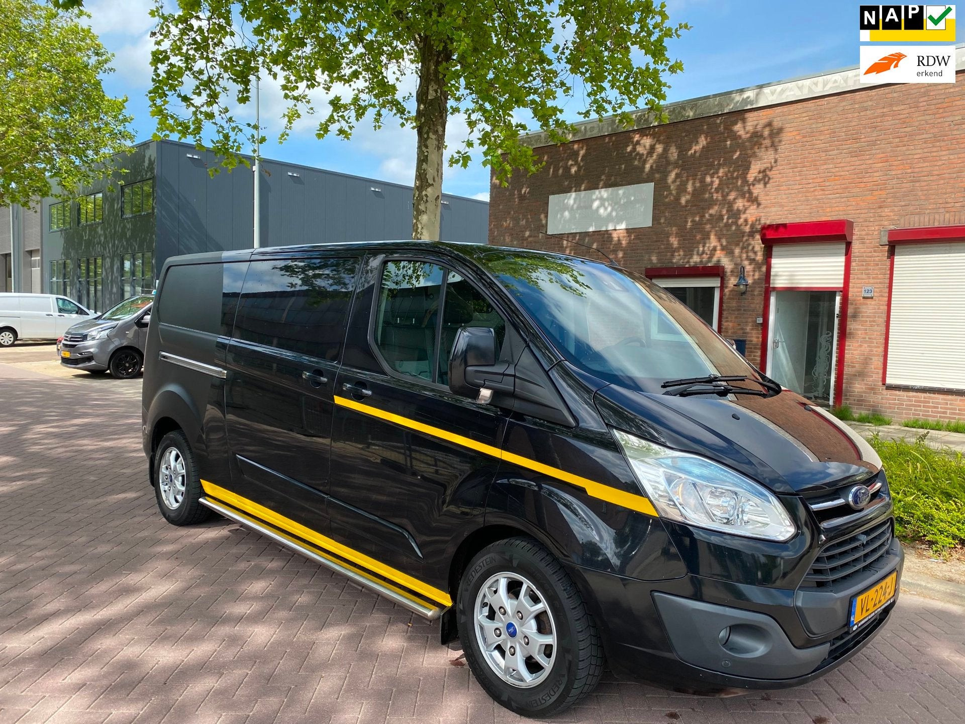 Ford Transit Custom 290 2.2 TDCI L2H1 Limited / Airco / Crui, Auto's, Voorwielaandrijving, Euro 5, Stof, Gebruikt