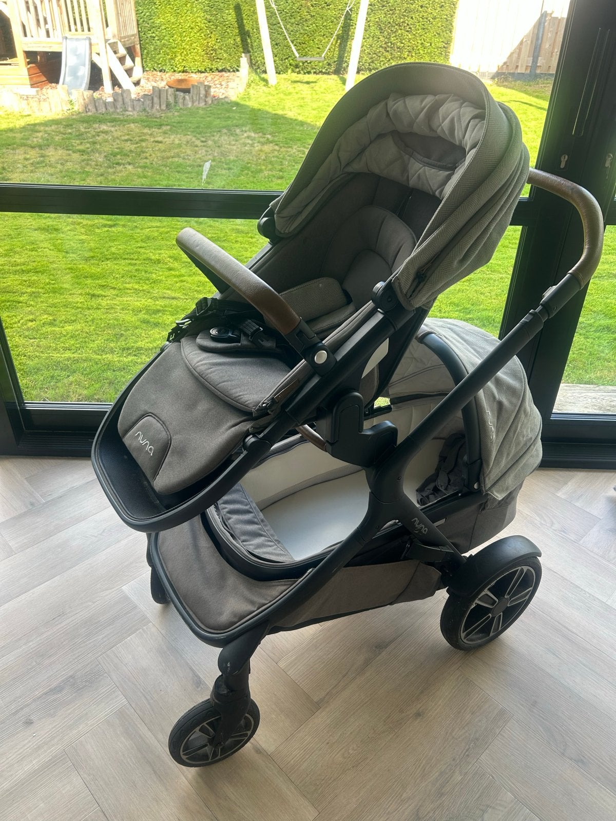 Nuna Demi Grow kinderwagen met Maxi-Cosi en accessoires, Duowagen, Zo goed als nieuw, Combiwagen, Ophalen
