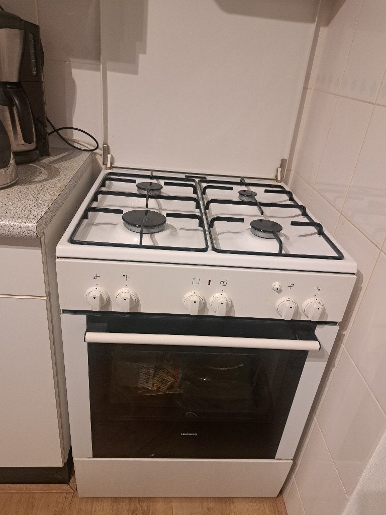 Siemens Vrijstaand Gasfornuis met Oven - 60x60x90 cm, Ophalen, Gebruikt, 60 cm of meer, 4 kookzones