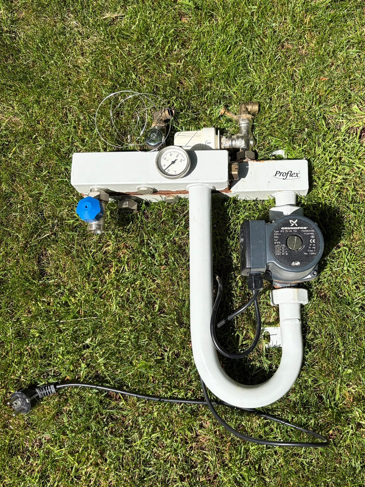 Oude proflex vloerverwarmingsverdeler met pomp, Ophalen, Gebruikt