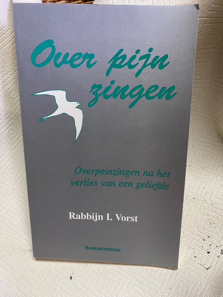 8) Over pijn zingen, Ophalen of Verzenden, Zo goed als nieuw, Christendom | Katholiek